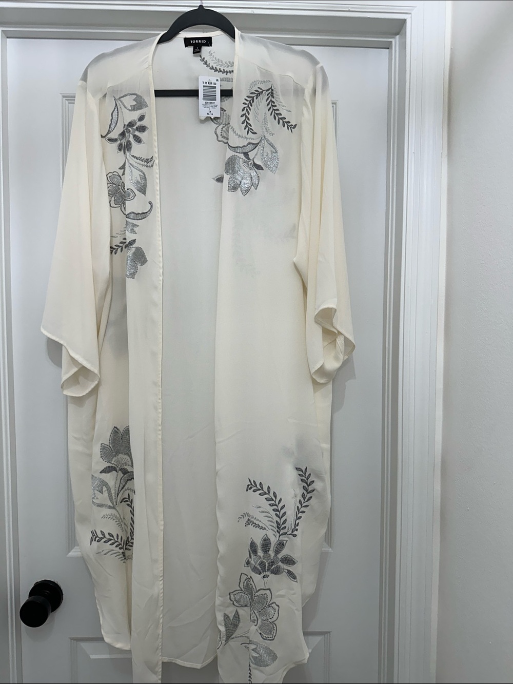 torrid Cream Kimono with Silver Floral Embroidery